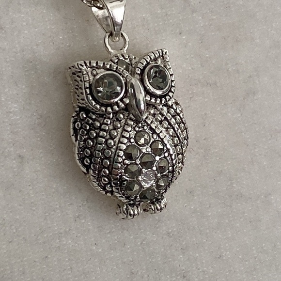 Owl Sterling Silver Marcasite Textured Feathers Hematite Statement Necklace - Picture 10 of 14